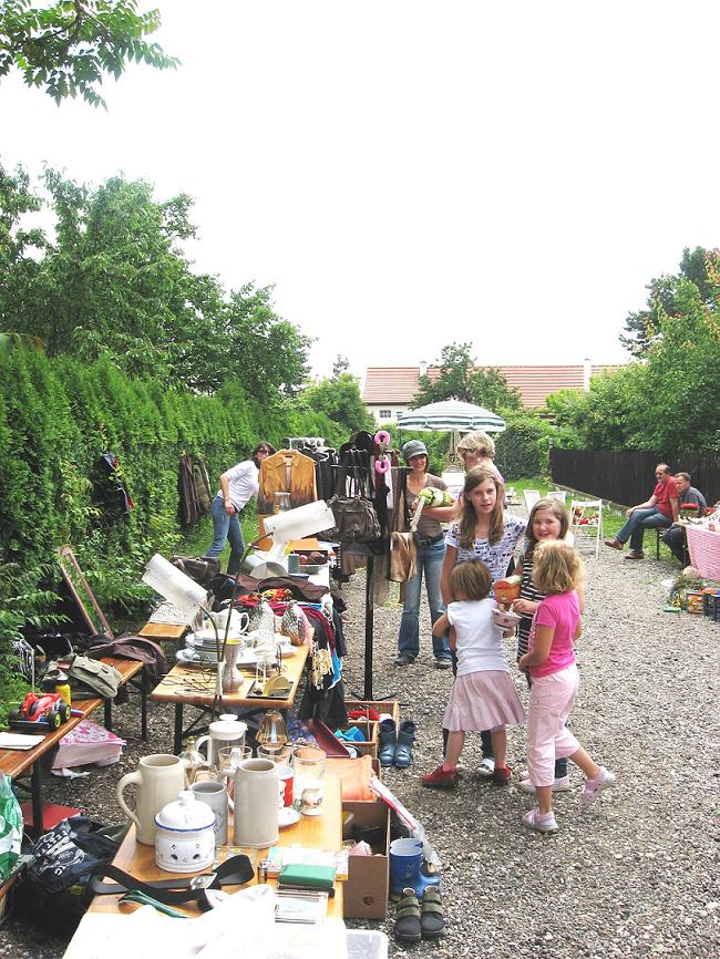 9-FLOHMARKT 06-06-09 VOLLBETRIEB mit KINDERN